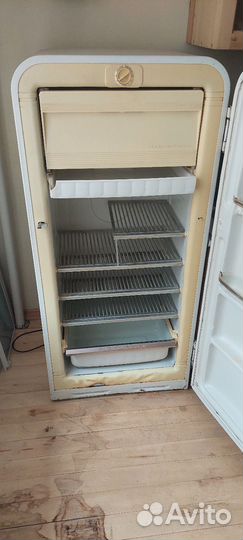 Холодильник ретро ЗИЛ