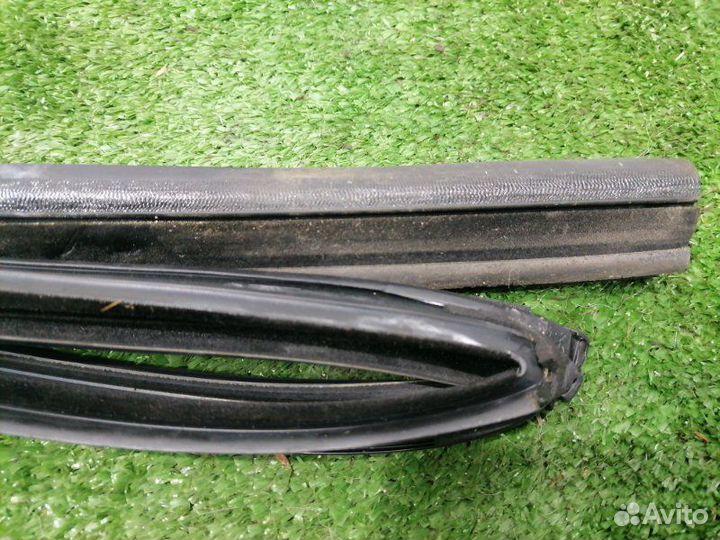 Направляющая стекла двери задняя правая Bmw 523