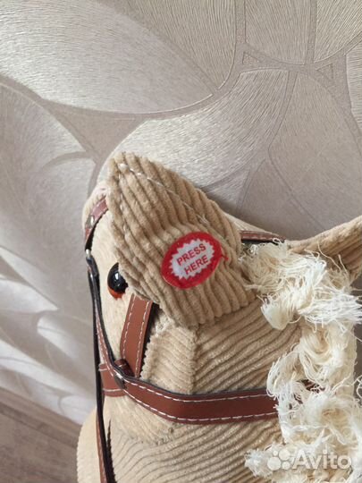 Игрушка лошадь на палке