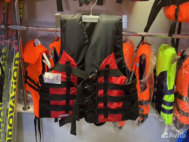 Спасательный жилет