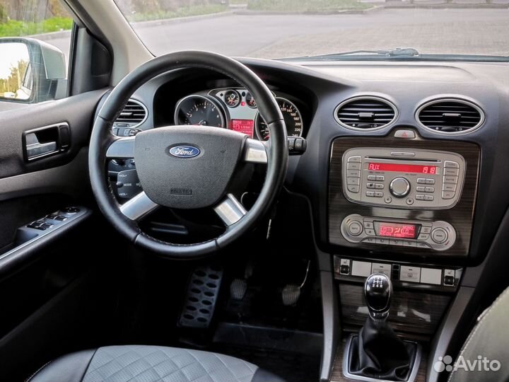 Ford Focus 2.0 МТ, 2010, 145 000 км