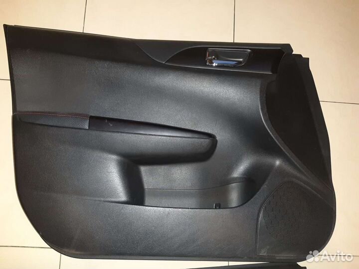 Обшивки дверей Субару Импреза STI GH 2011 г.в