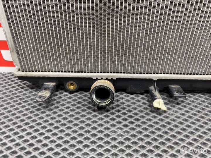 Радиатор охлаждения двигателя Honda Civic FD(4Д)