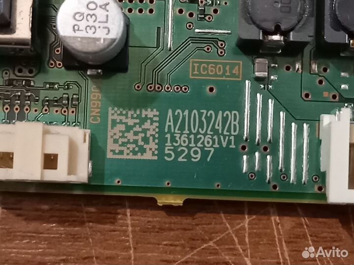 Разбор Sony KDL-32WD752