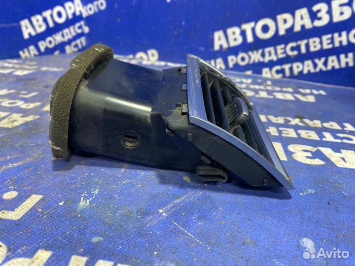 Дефлектор воздушный Audi A8D3 седан 2005