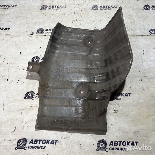 Тепловой экран Nissan Primera P11