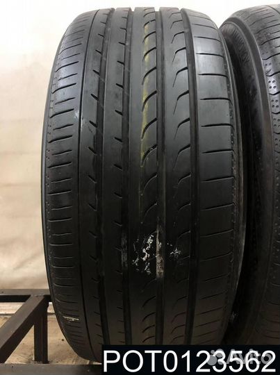 Yokohama BluEarth RV-02 245/40 R20 99W