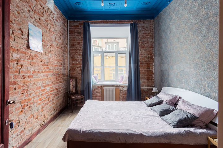 Комната 18 м² в 8-к., 2/5 эт.