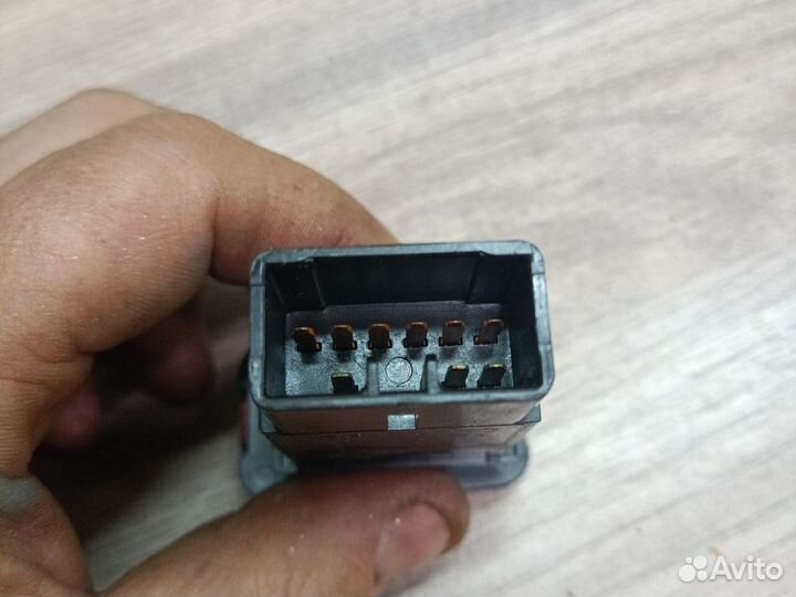 Кнопка аварийной сигнализации kia Rio 2011-2017