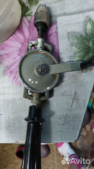 Старинная дрель механическая ручная СССР