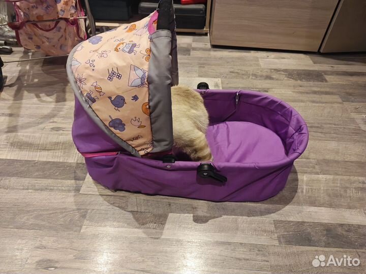 Игрушечная коляска