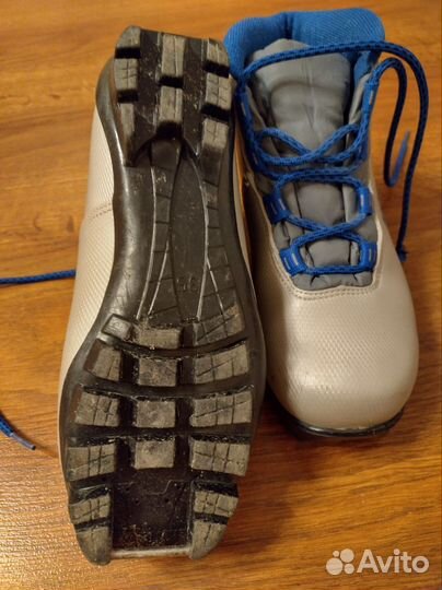 Лыжные ботинки