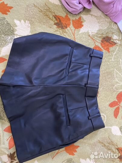 Кожаные шорты zara
