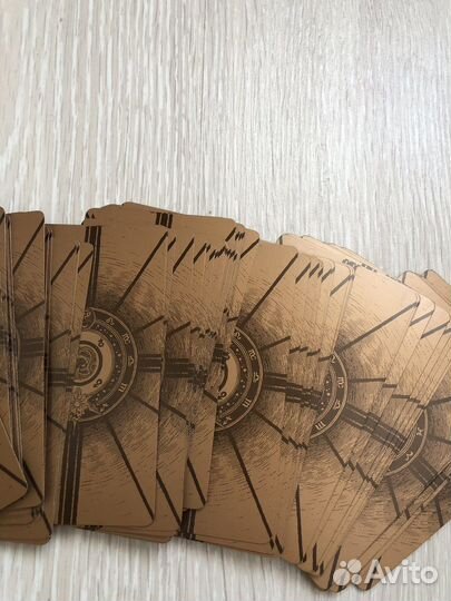 Руны из аметиста, карты таро, ассоциативные карты