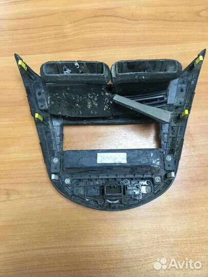 Центральная консоль Hyundai Solaris 2010-2017