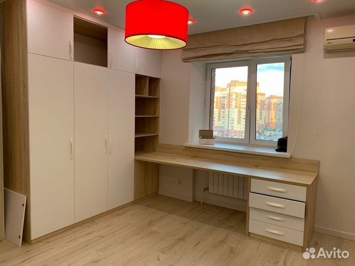 Рабочая зона у окна