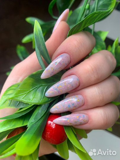 Маникюр и педикюр