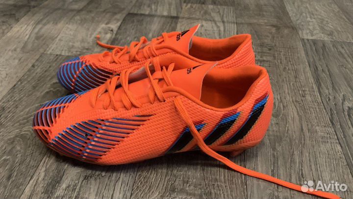 Футбольные бутсы adidas предатор 39 р(24,5см)