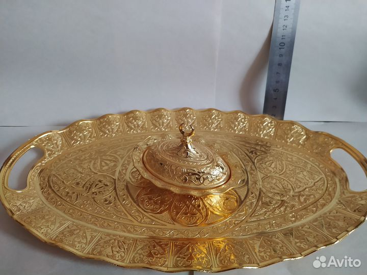 Поднос мельхиор,золочение,рисунок,рельеф, 36Х21см