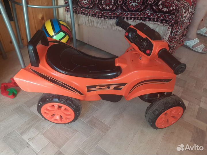 Машинка каталка