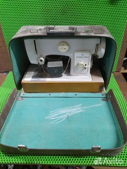 Швейная машинка Чайка 132 М