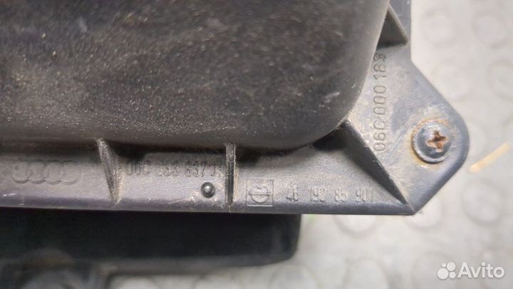 Корпус воздушного фильтра Audi A4 (B6), 2003