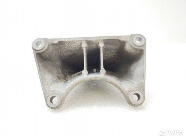 Кронштейн кпп Bmw 5-Series E60 2.0D 2009