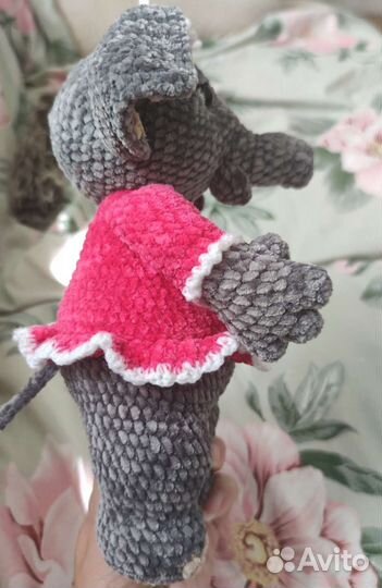 Слоник (плюшевая вязанная игрушка)