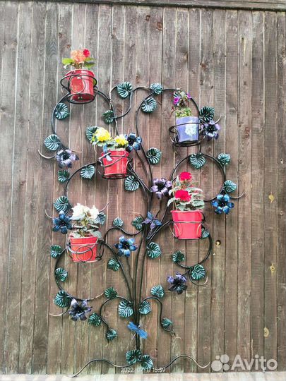 Подставка для цветов настенная