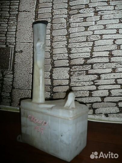 Бочок омывателя toyota crown 85315-30280