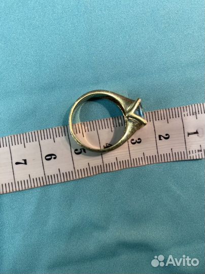 Золотое кольцо с топазом