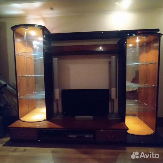 Стенка в гостиную