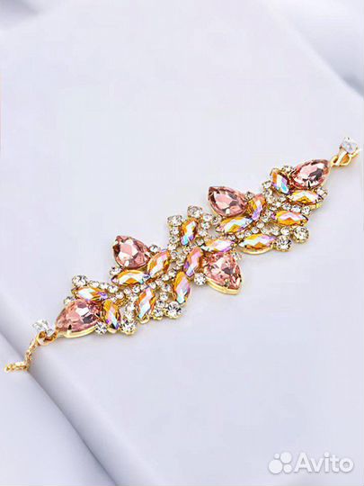 Браслет золотистого цвета вечерний