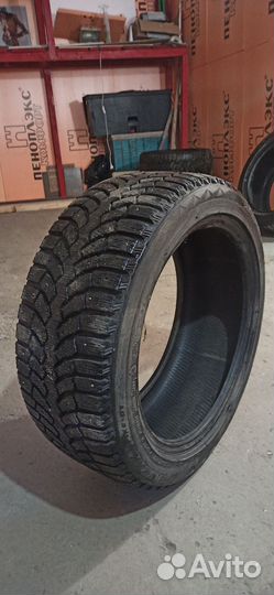Bridgestone Blizzak Spike-01 245/45 R17