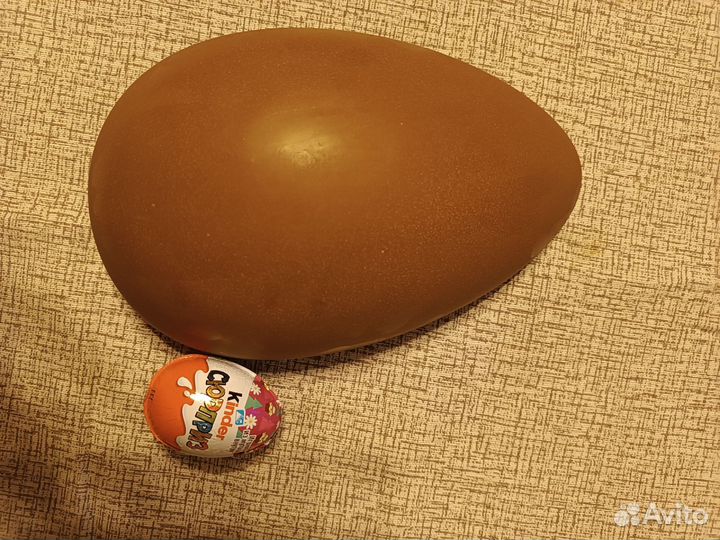 Шоколадное огромное Киндер яйцо