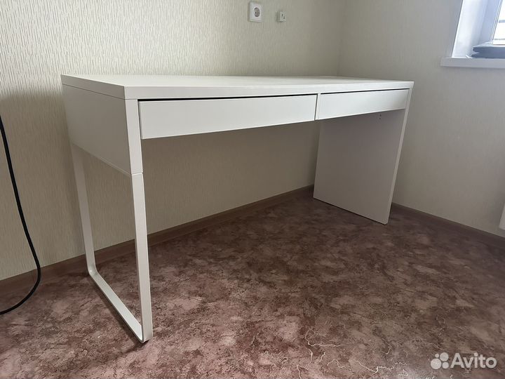 Письменный стол IKEA микке