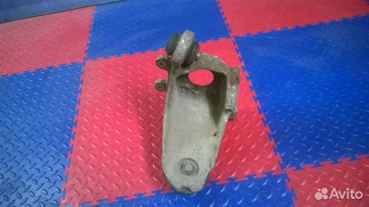 Кулак поворотный задний правый BMW 5-серия E39