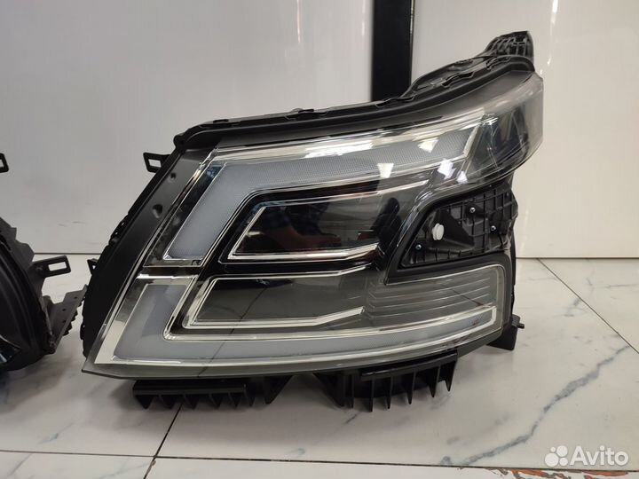 Передние фары Nissan Patrol Y62 2020 рестайлинг