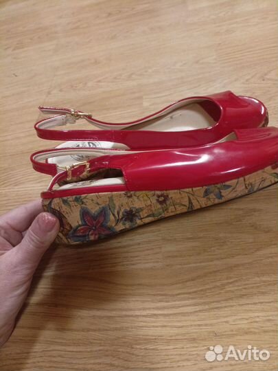 Летняя женская обувь