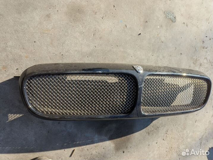Решетка радиатора Jaguar XJ X350 AJ30