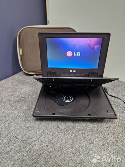 Портативный видеопроигрыватель LG