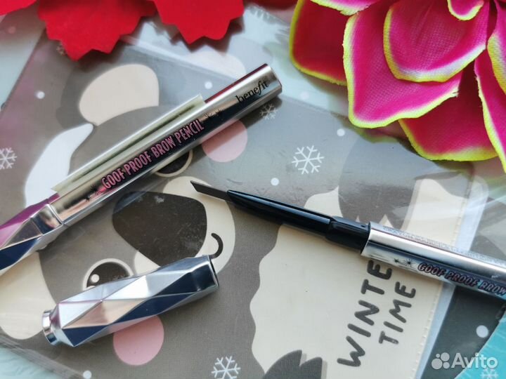 Benefit румяна, карандаш для бровей, тональный