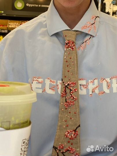 Галстук с сакурой