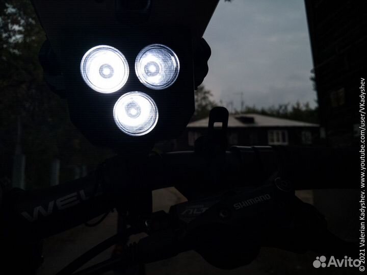 Велофонарь 4 в 1 + держатель смартфона + повербанк