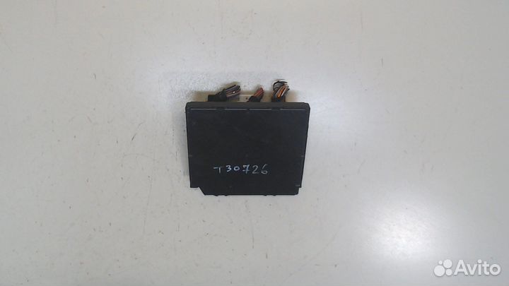 Блок управления бортовой сети Volkswagen Jetta 6