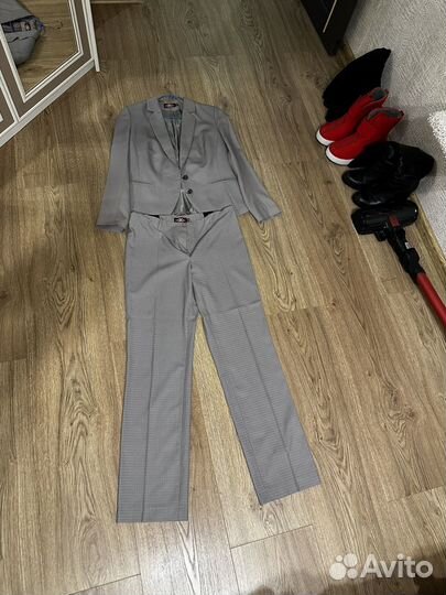 Костюм брючный