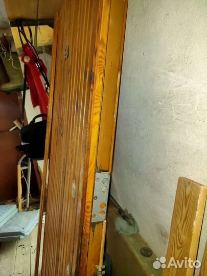 Металлическая дверь