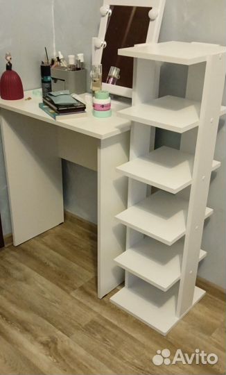 Полочки, стеллажи новые