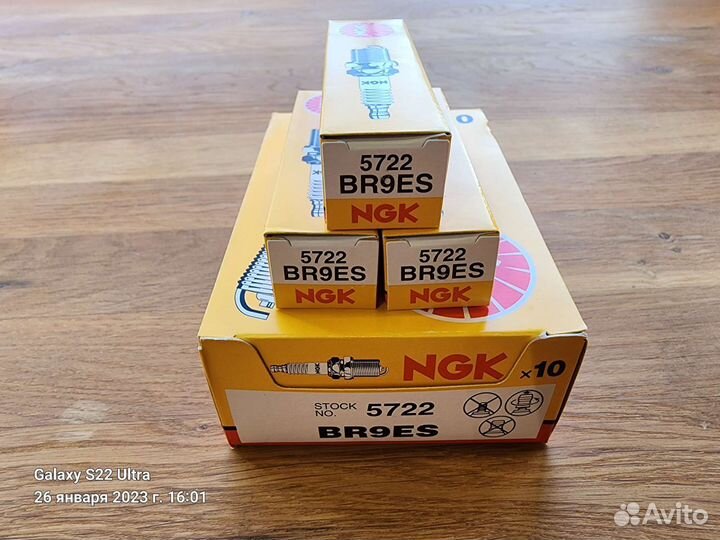 Свеча зажигания br9es