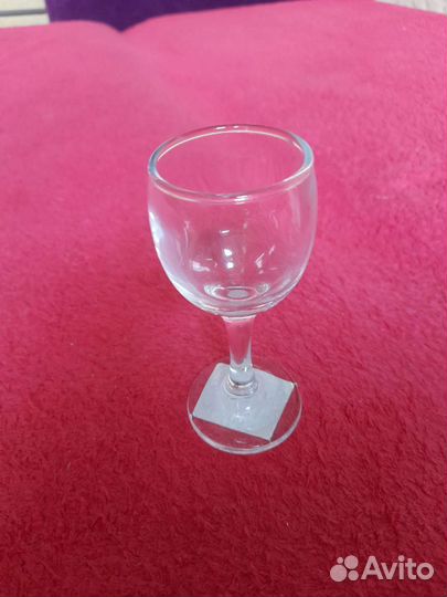 Рюмки на ножке